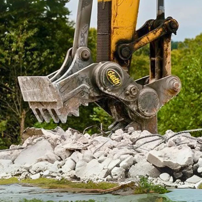 Geith Excavator Concrete Crusher